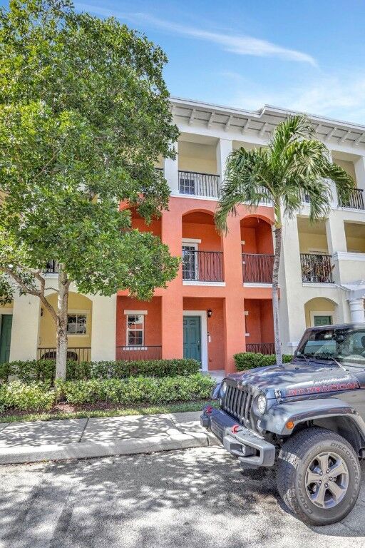 Property Photo:  623 SW 2nd Avenue 623  FL 33060 