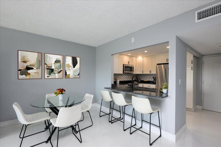 Property Photo:  900 River Reach Drive 425  FL 33315 