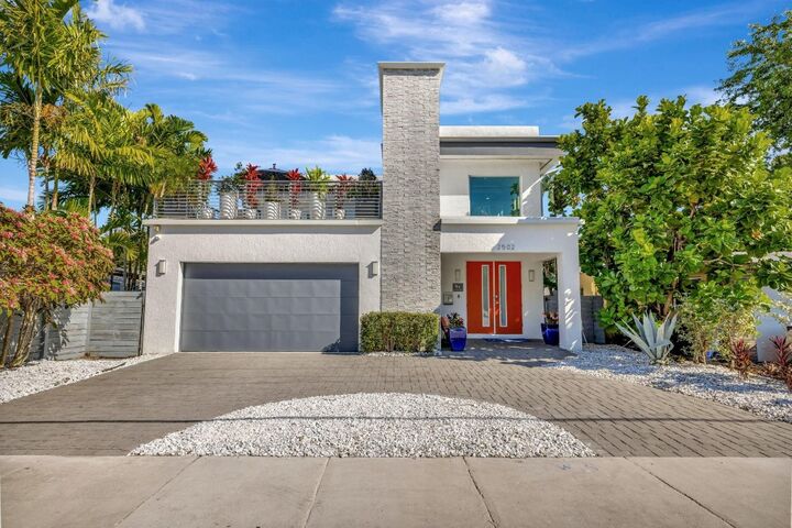 Property Photo:  2502 NE 6th Avenue  FL 33305 