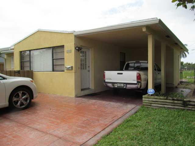 Property Photo:  