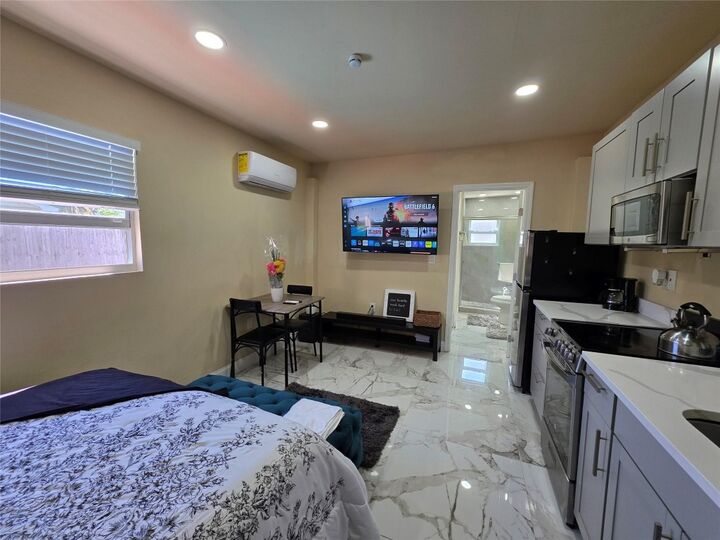 Property Photo:  2310 NW 60th Terrace  FL 33313 