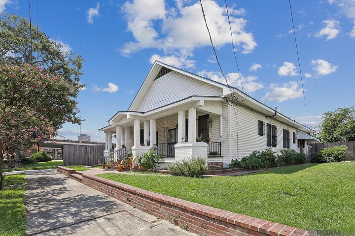 Property Photo:  1023 Laurel St  LA 70802 