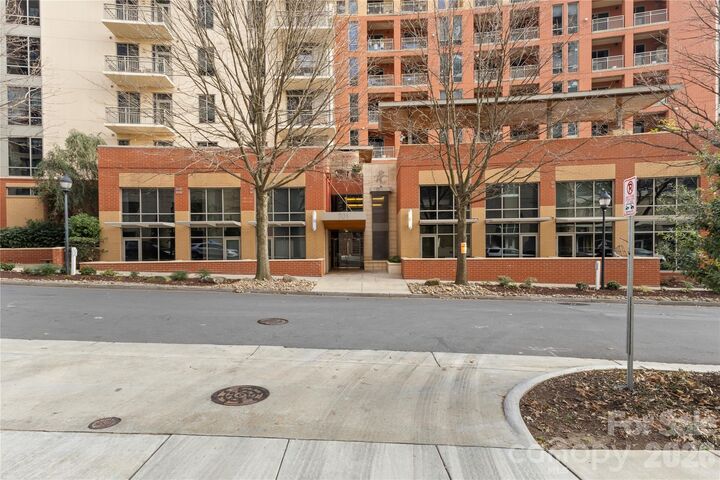 Property Photo:  701 Royal Court 603  NC 28202 