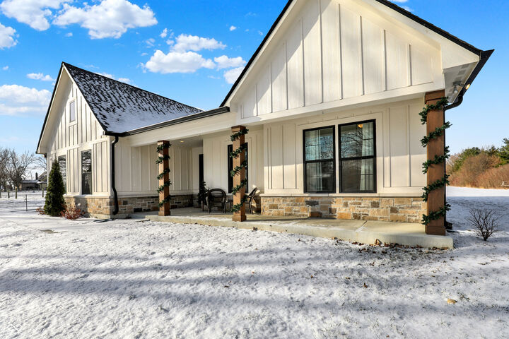 Property Photo:  9640 N County Road 950 E  IN 46112 