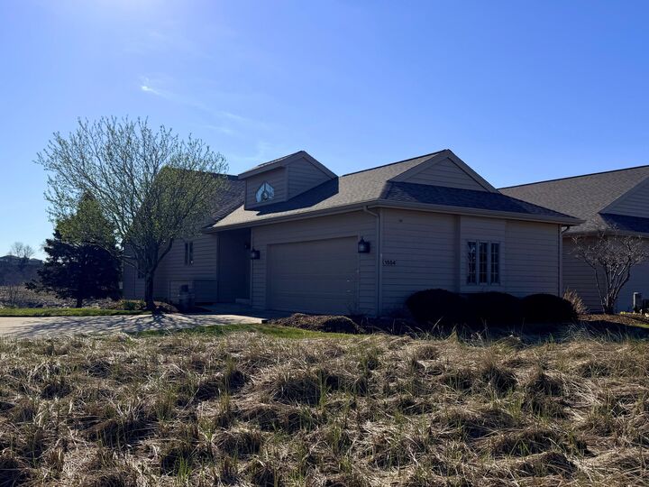 Property Photo:  1554 E Harbour Towne Circle  MI 49441 