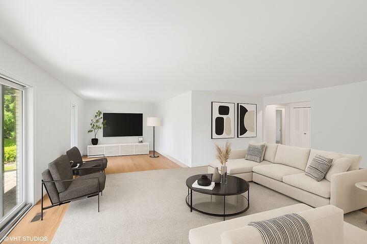 Property Photo: 1770 Overland Trail IL 60015