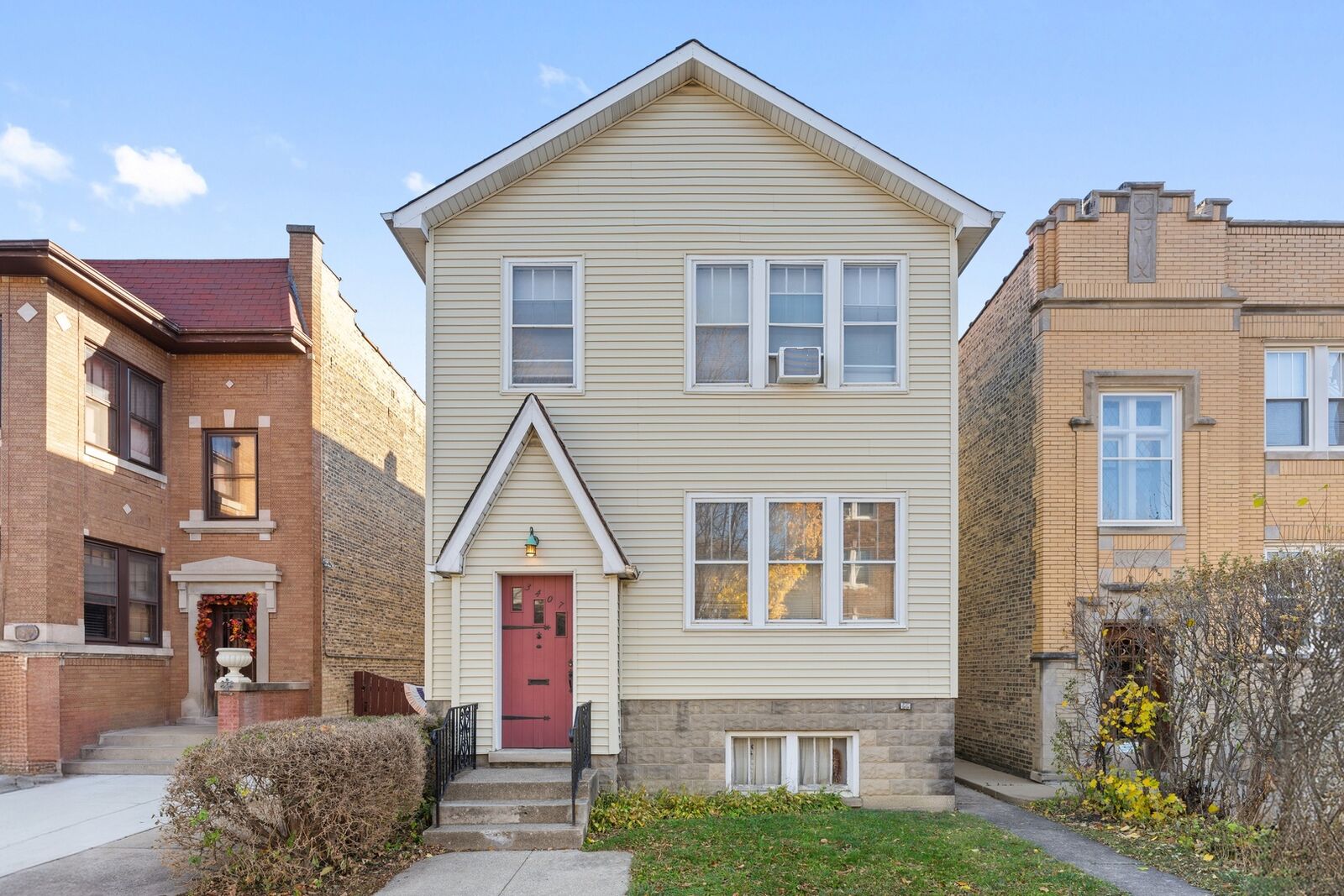 Property Photo: 3407 N Avers Avenue IL 60618