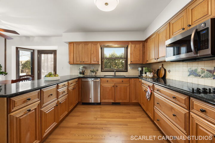 Property Photo: 307 Leeds Court IL 60565