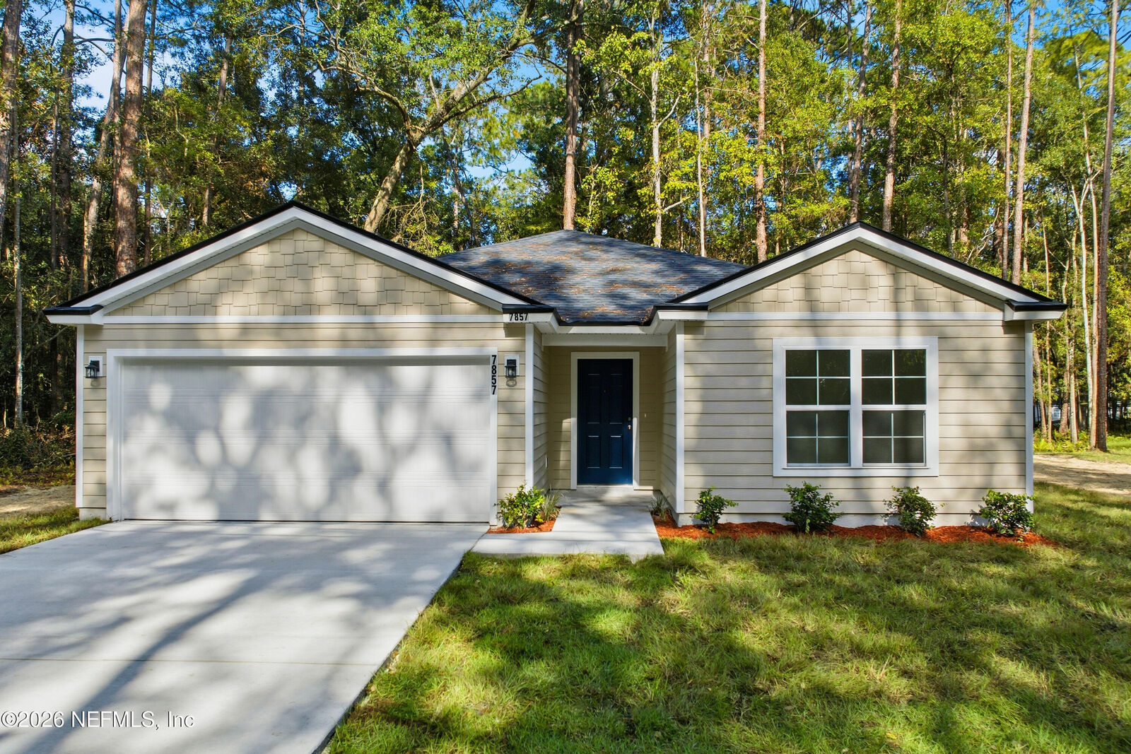 Property Photo: 7857 Pipit Avenue FL 32219