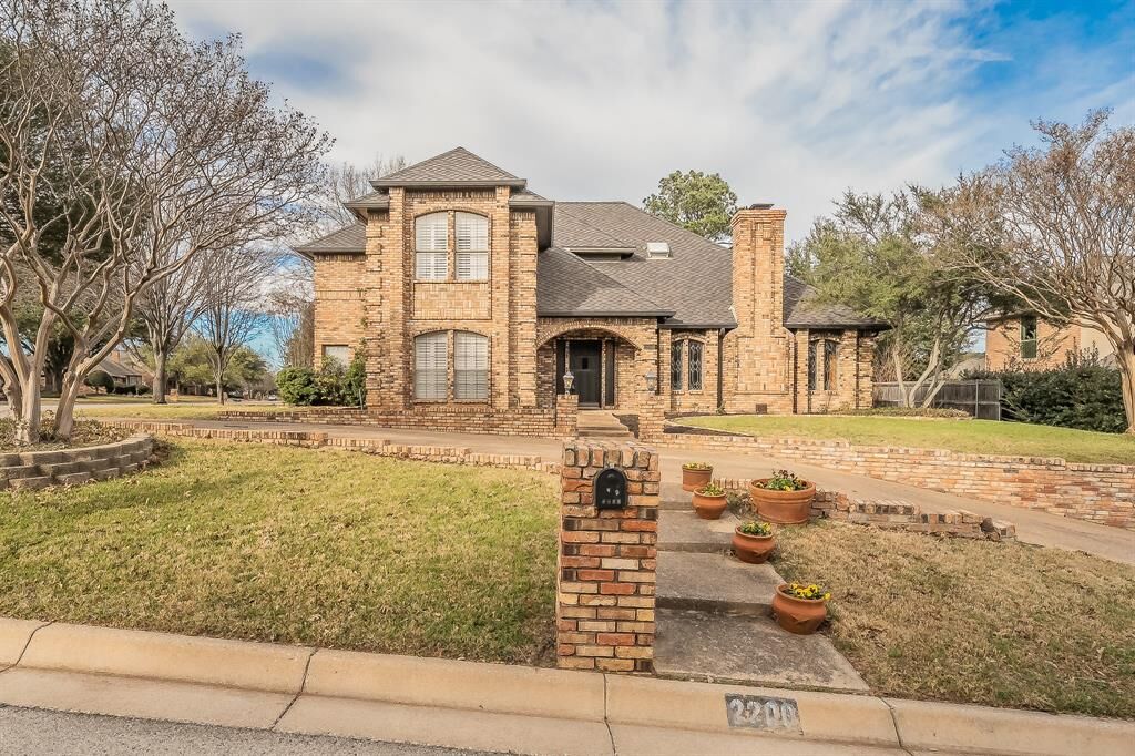 Property Photo:  2200 Woodstock Drive  TX 76034 