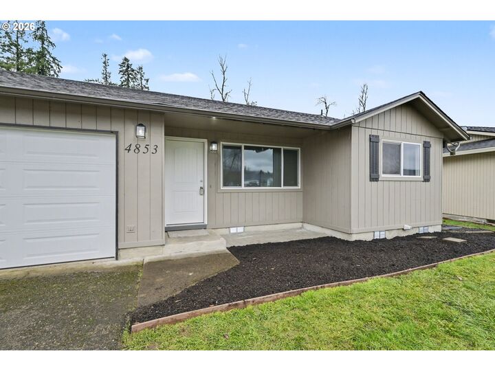 Property Photo:  4853 Elderberry Loop  OR 97478 