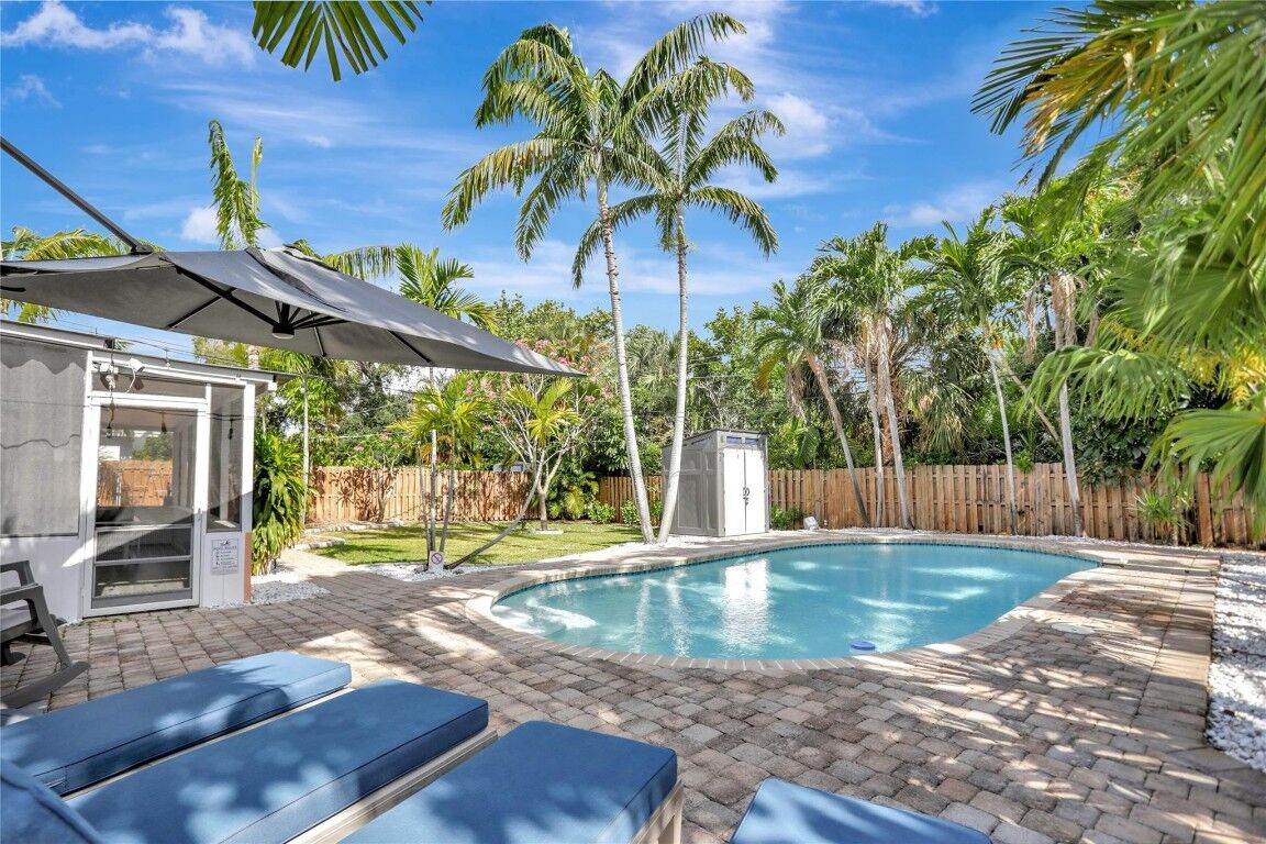 Property Photo:  1559 NE 38th Street  FL 33334 