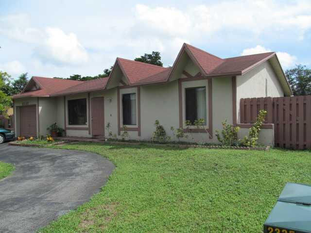 Property Photo:  