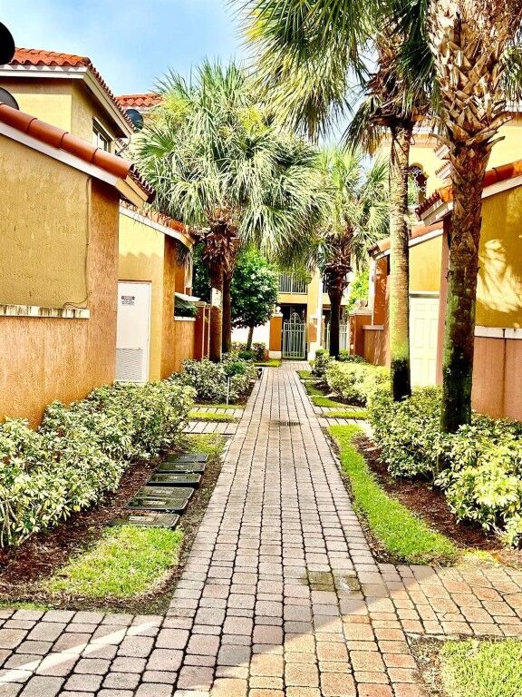 Property Photo:  732 SW 106th Avenue  FL 33025 