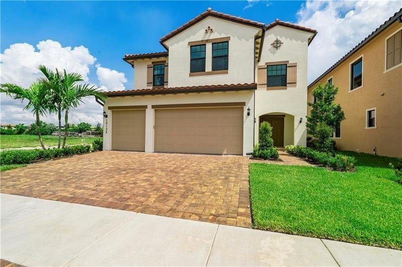 Property Photo: 12175 N Baypoint Circle FL 33076