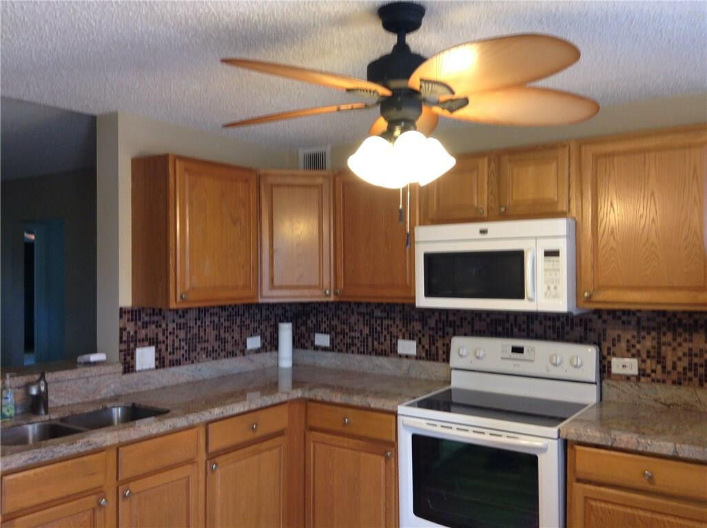 Property Photo: 2903 Victoria Circle C2 FL 33066