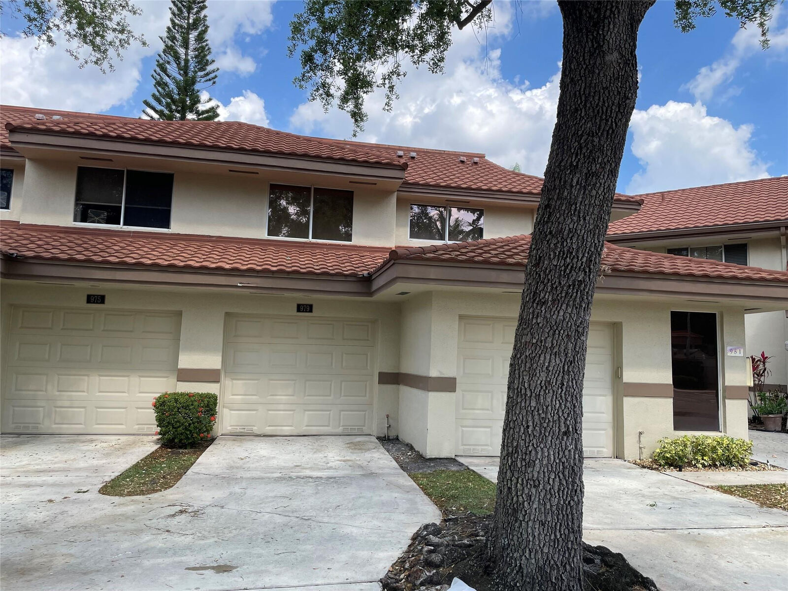 Property Photo:  979 NW 93rd Avenue  FL 33324 