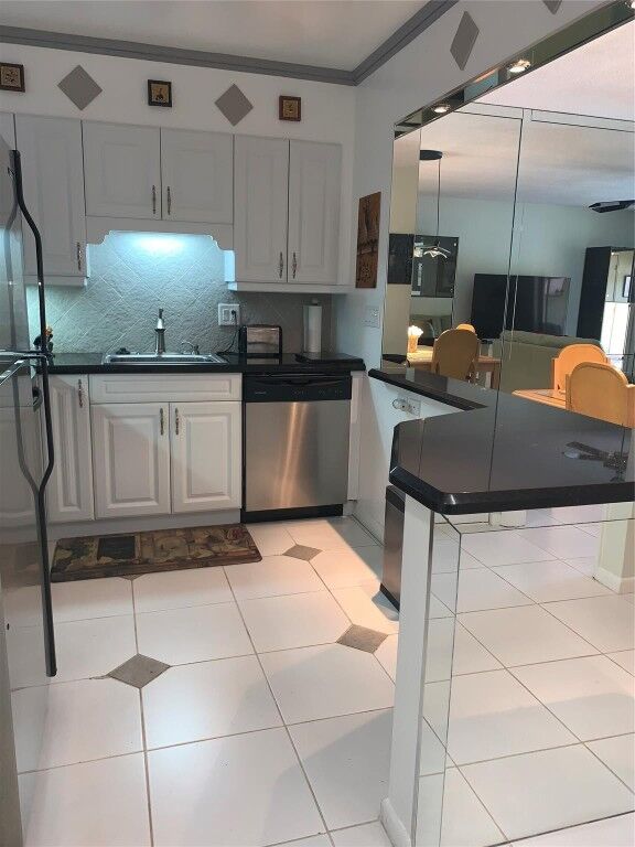 Property Photo:  259 S Cypress Road 529  FL 33060 