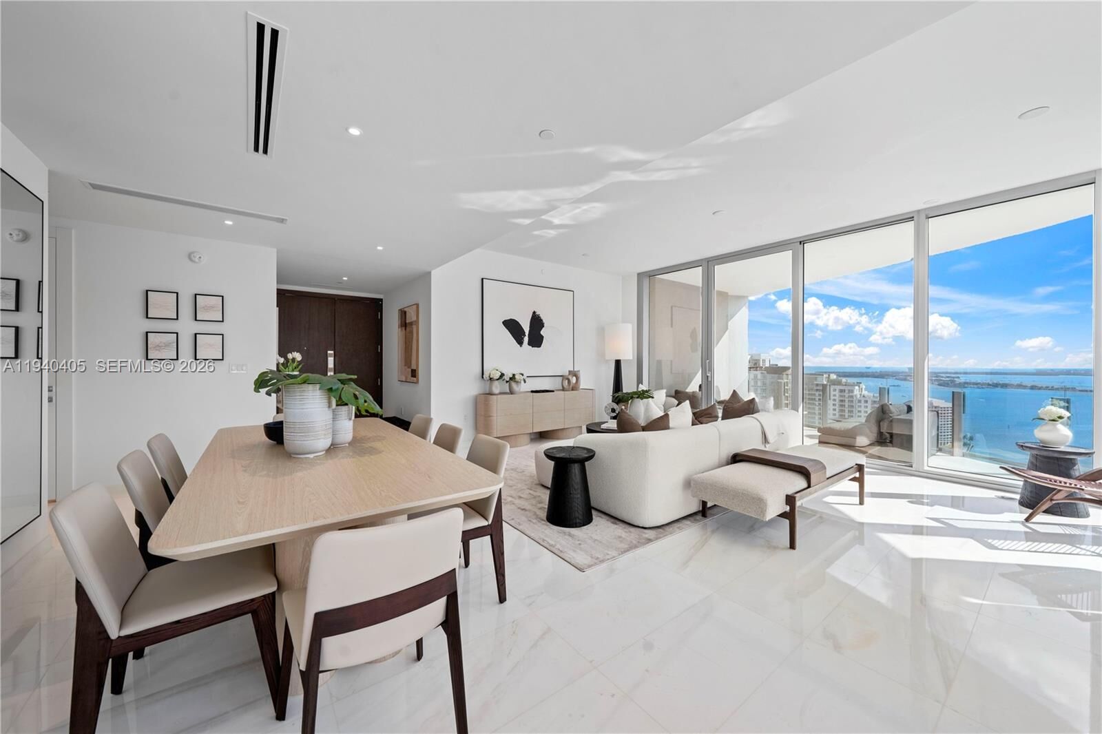 Property Photo:  300 Biscayne Blvd Way 3407  FL 33131 