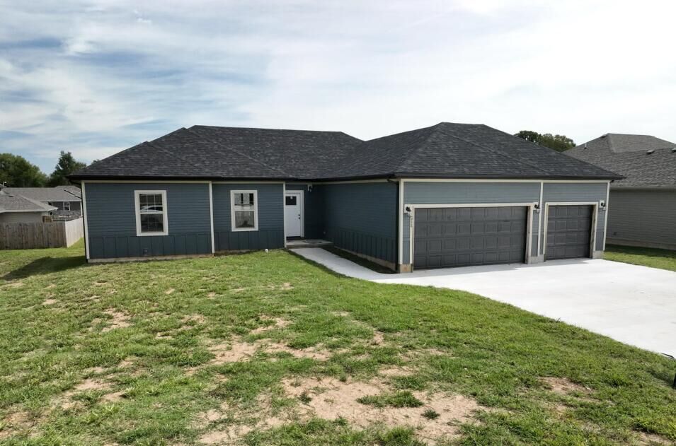 Property Photo: 511 James Street MO 65610