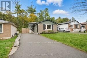 Photo de la propriété:  1673 Redwood Drive  ON K9K 1M2 