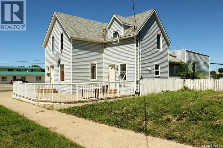 Property Photo:  3 2nd Avenue SE  SK S4H 1W7 