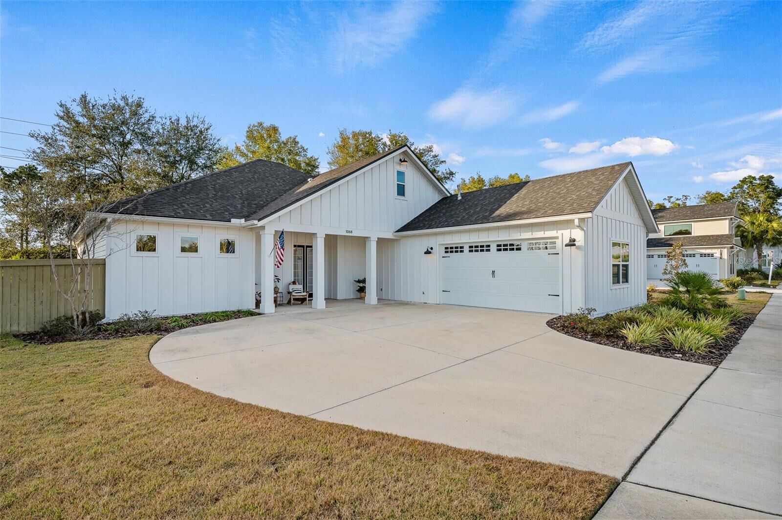 Property Photo:  1068 SW 120th Drive  FL 32607 