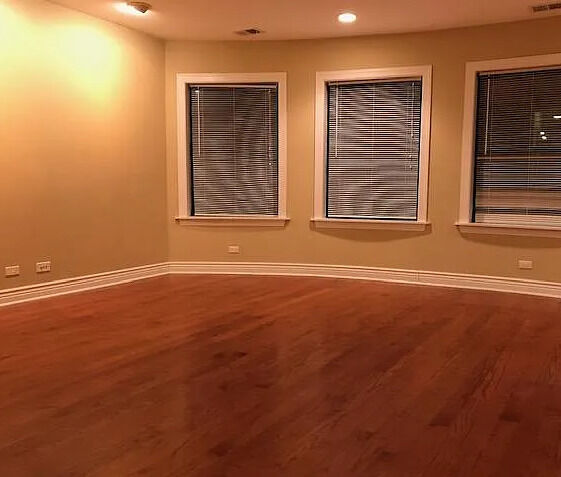 Property Photo:  6310 N Rockwell Street 2  IL 60659 