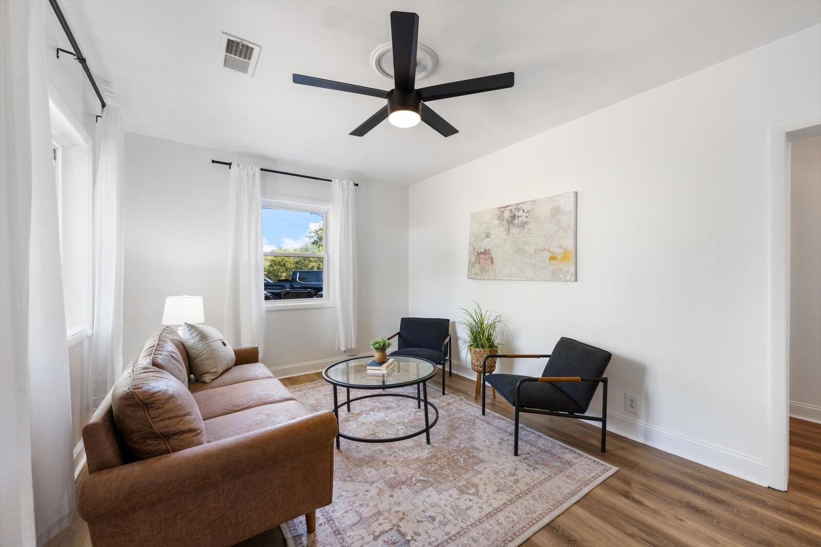 Property Photo: 708 Oneida Ave TN 37207