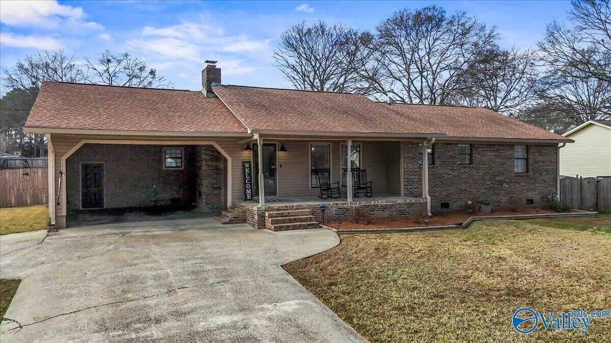 Property Photo:  2113 Dialsdale Avenue SW  AL 35055 