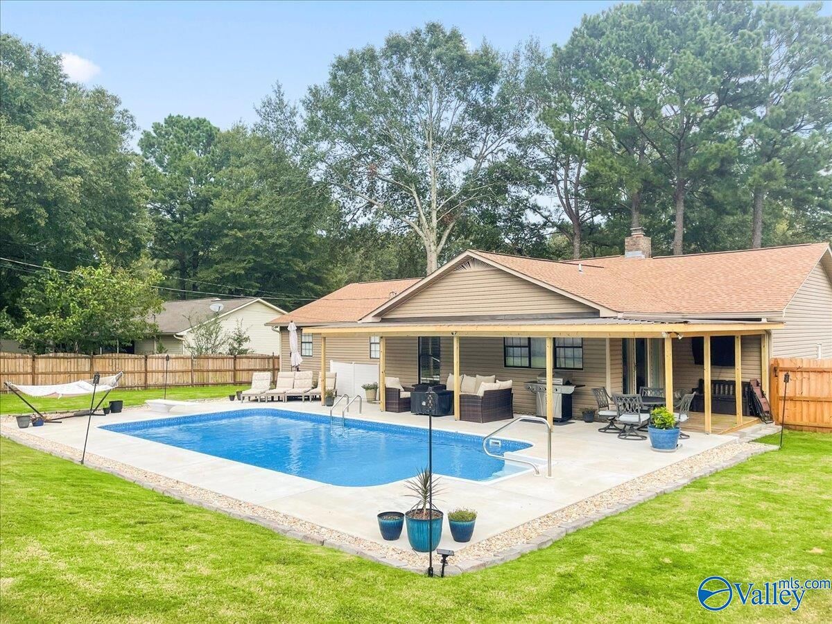 Property Photo:  2113 Dialsdale Avenue SW  AL 35055 