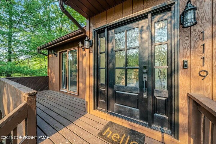 Property Photo: 1119 Kensington Drive PA 18301