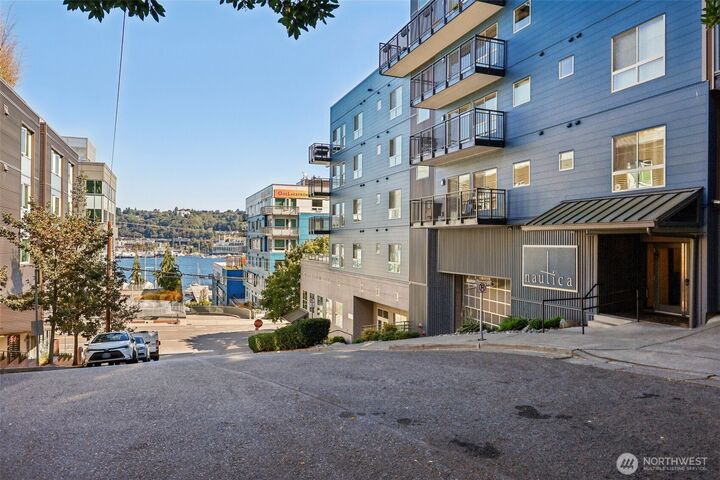 Property Photo: 1425 Dexter Avenue N 611 WA 98109