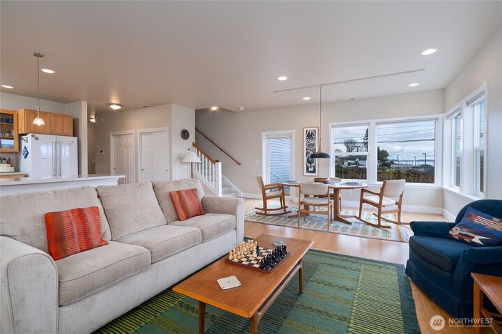 Property Photo:  1418  6th Street  WA 98221 