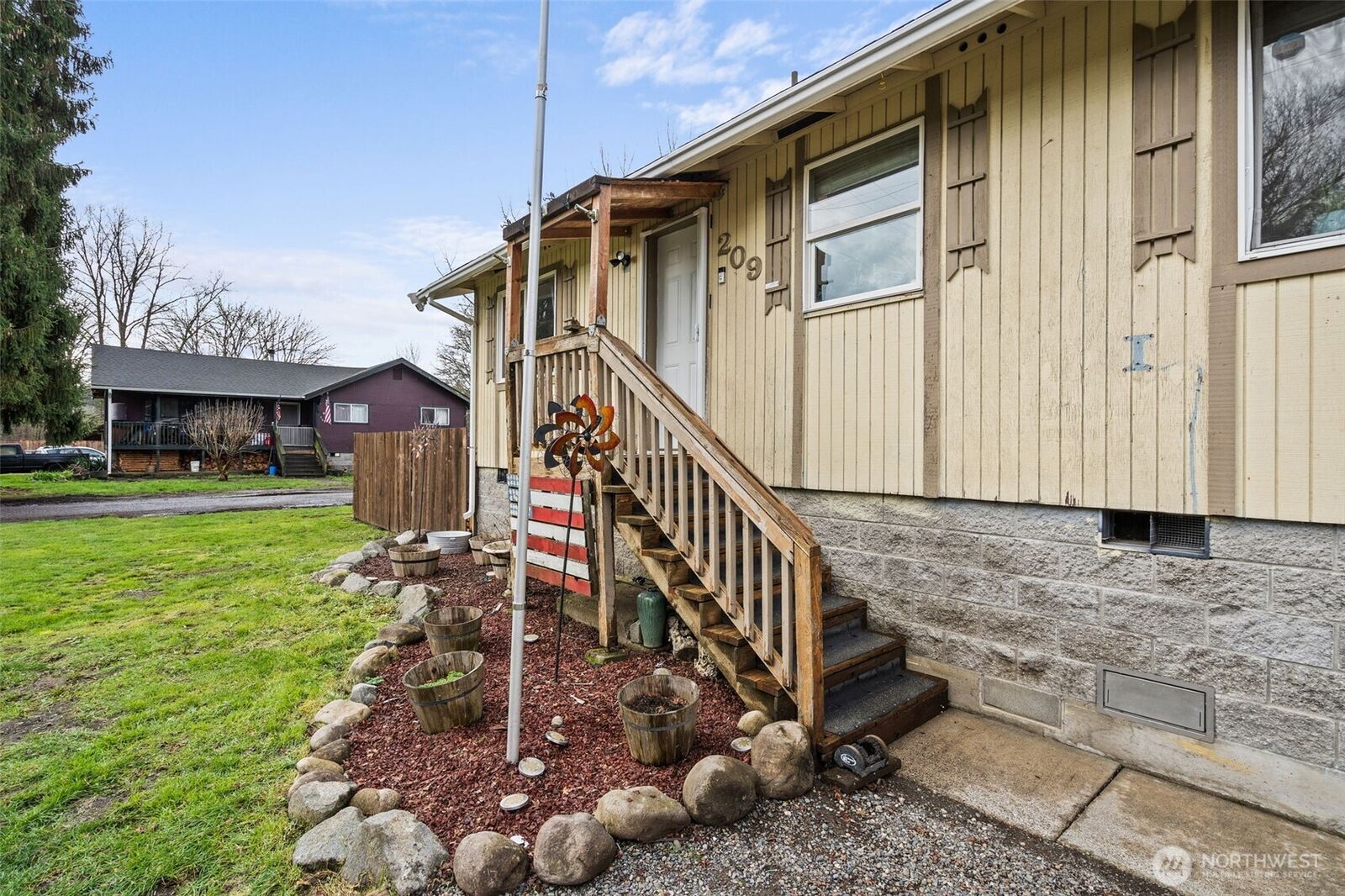 Property Photo:  209  Nenant Street S  WA 98530 