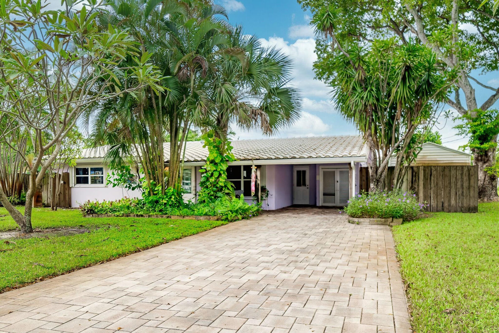 Property Photo:  1933 NW 2nd Avenue  FL 33311 