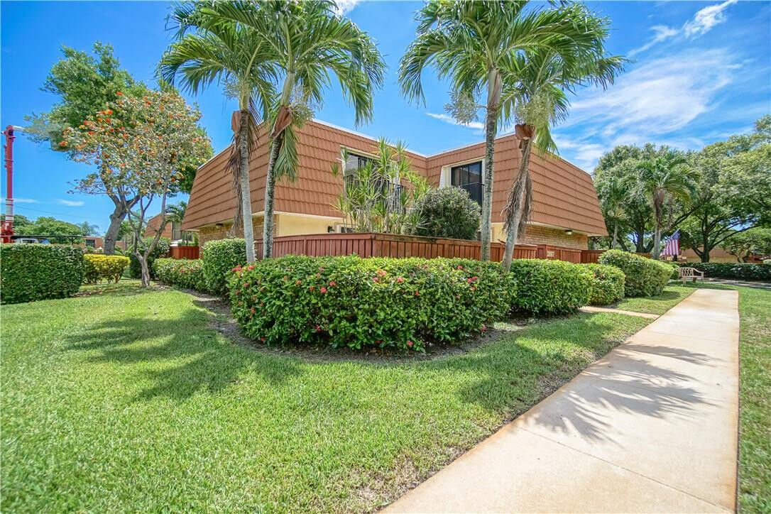 Property Photo: 2887 Waterford Drive FL 33442