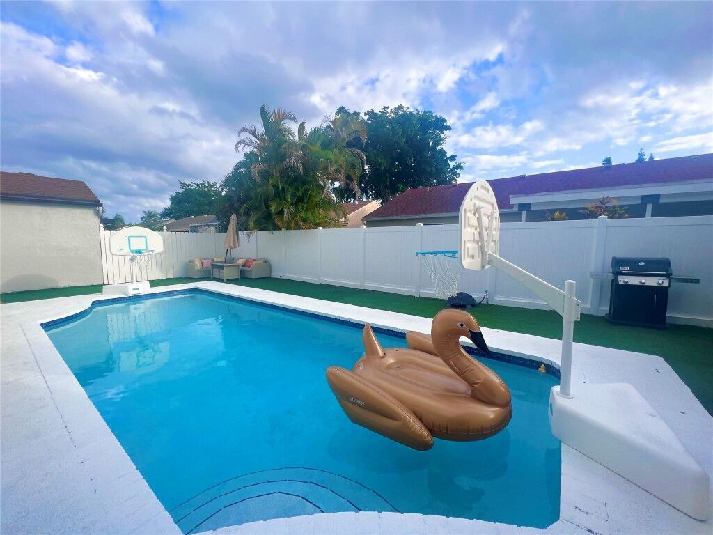 Property Photo:  18998 Cloud Lake Circle  FL 33496 