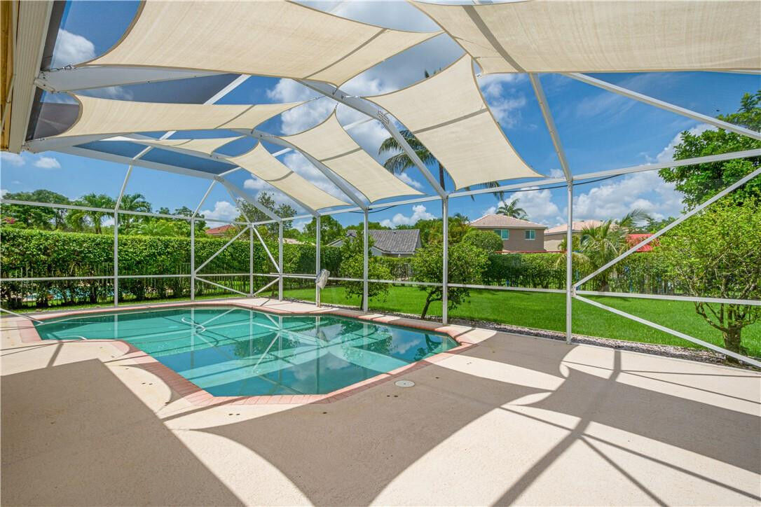 Property Photo:  4108 Staghorn Lane  FL 33331 