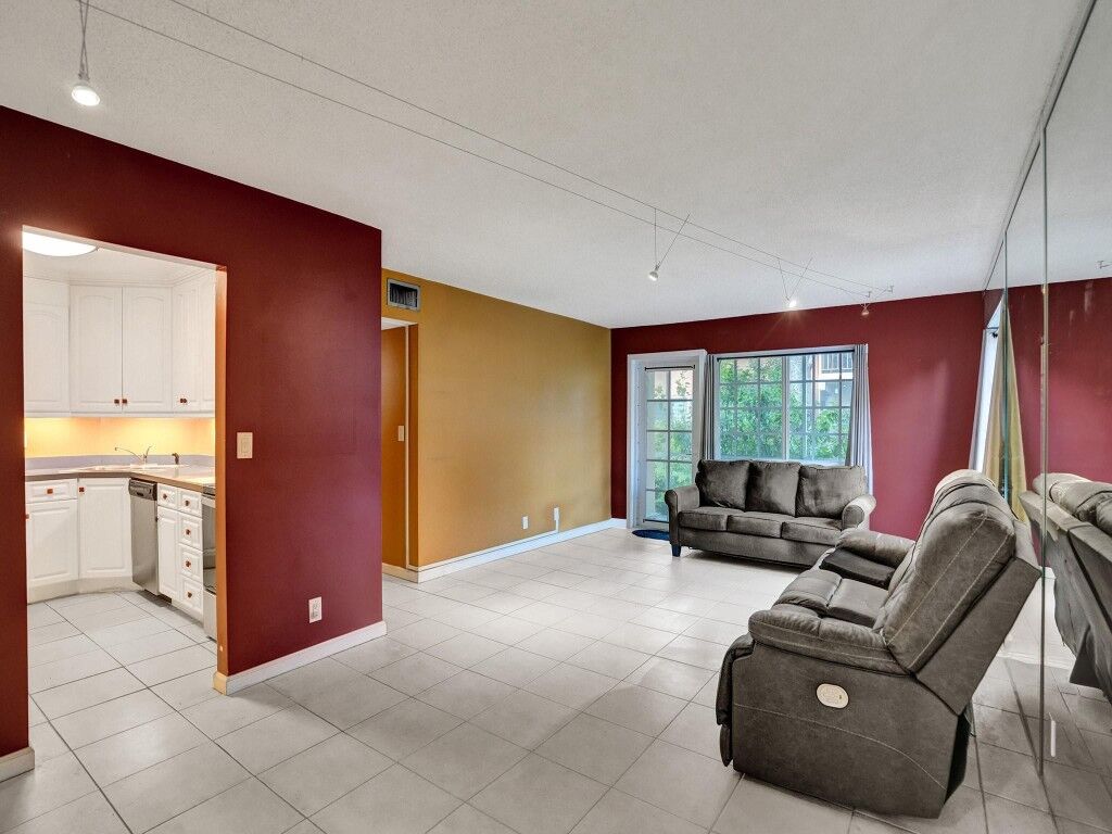 Property Photo:  200 NE 19th Court 110M  FL 33305 