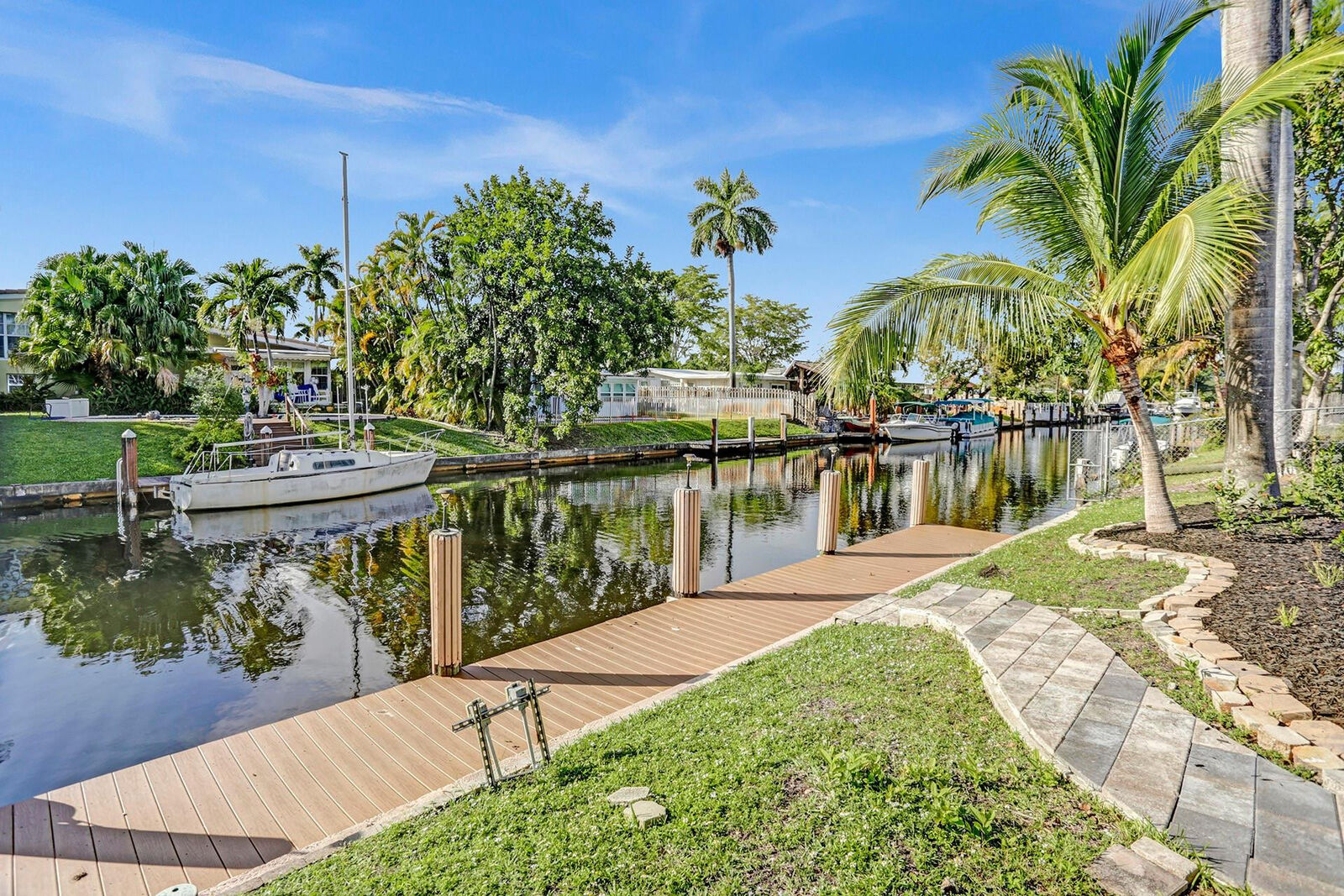 Property Photo:  2643 Gulfstream Lane  FL 33312 