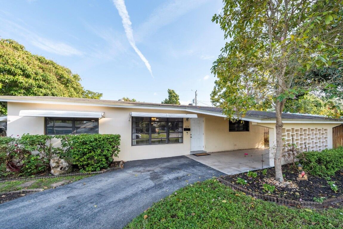 Property Photo:  6251 NW 16th Street  FL 33313 