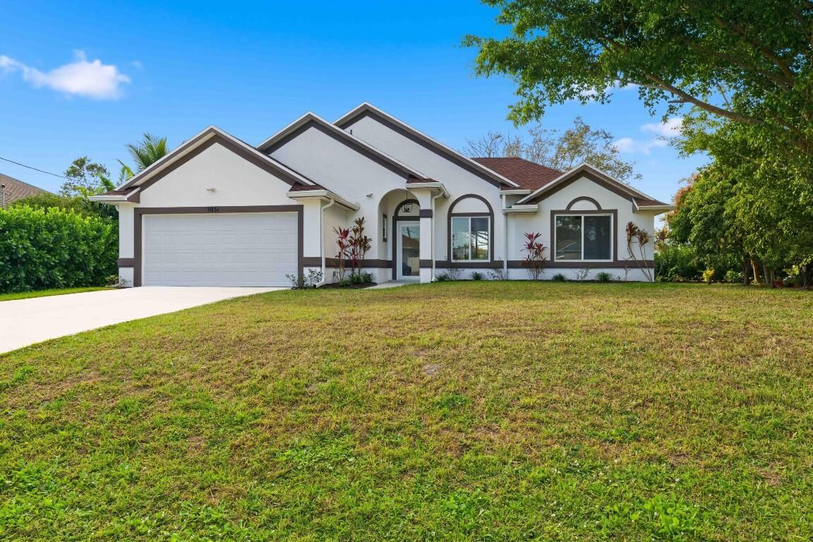 Property Photo: 3031 SE Galt Circle FL 34984