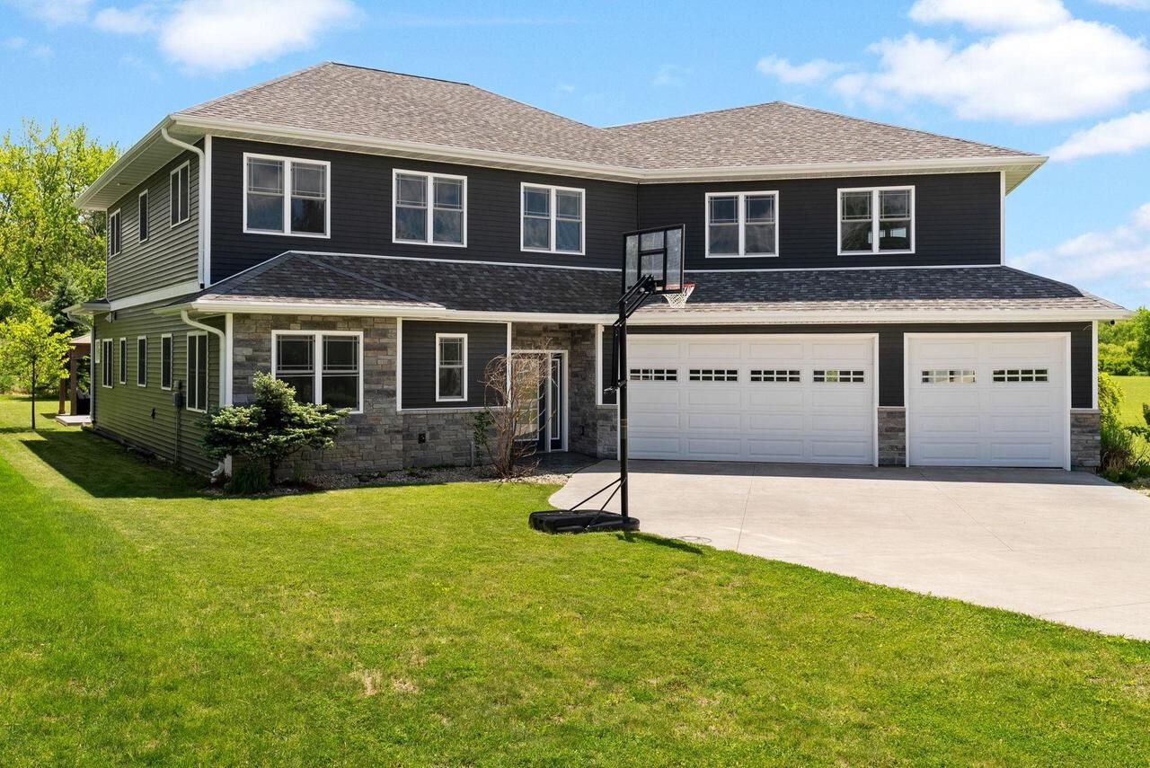 Property Photo: 4307 Bellgrove Lane WI 53704