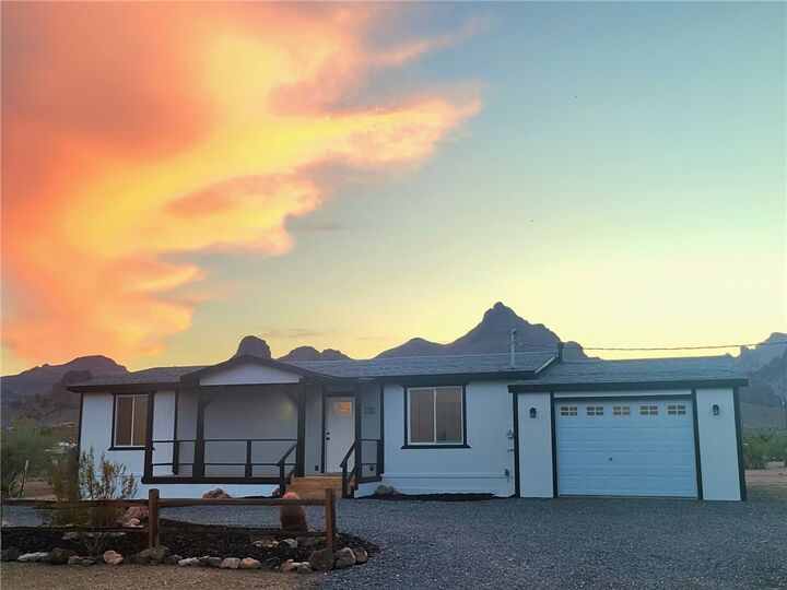 Property Photo: 2789 S Naco Road AZ 86413