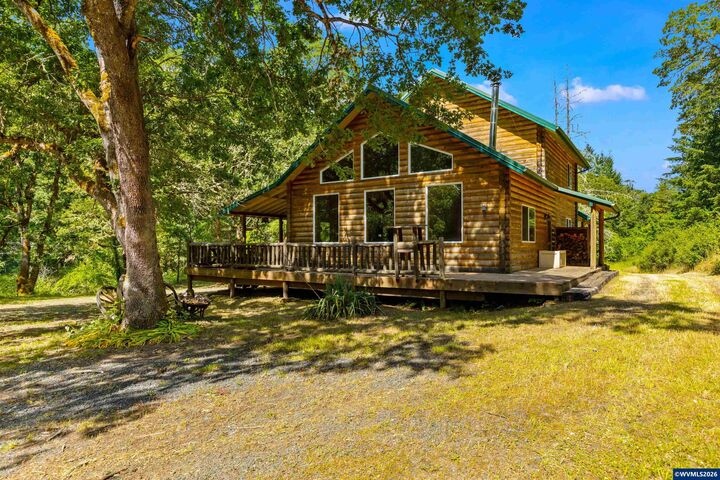 Property Photo:  1470 East Willis Creek Rd  OR 97496 