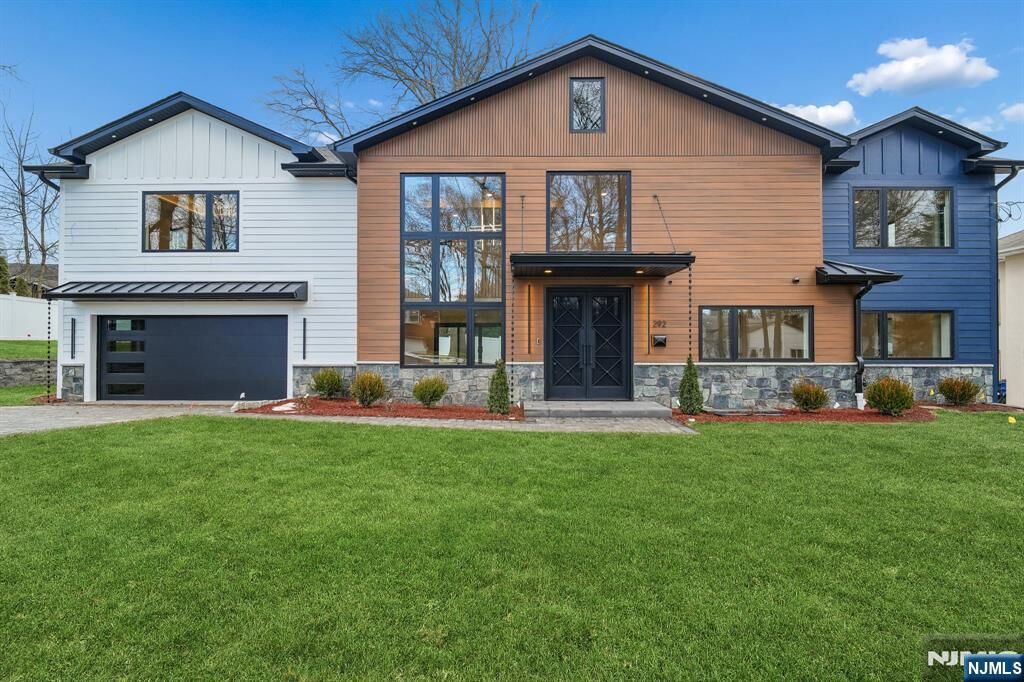 Property Photo:  292 Magnolia Avenue  NJ 07626 