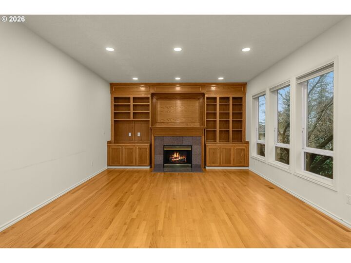 Property Photo:  1323 NW Mayfield Rd  OR 97229 