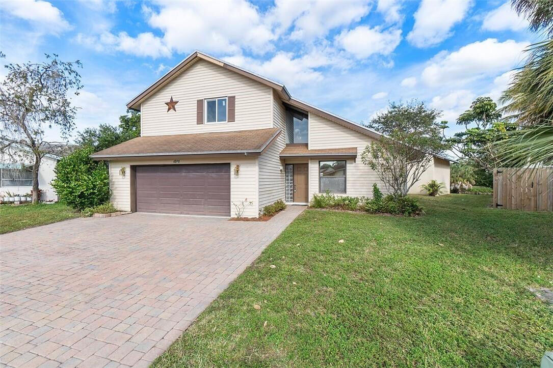 Property Photo: 4560 NW 85th Avenue FL 33351