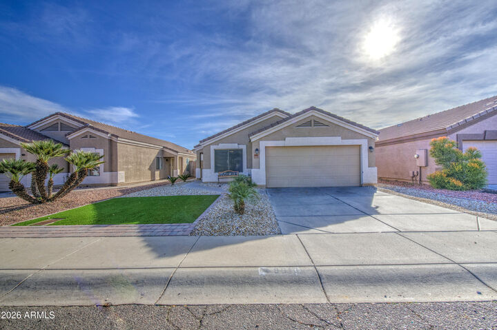 Property Photo: 9013 W Avalon Drive AZ 85037